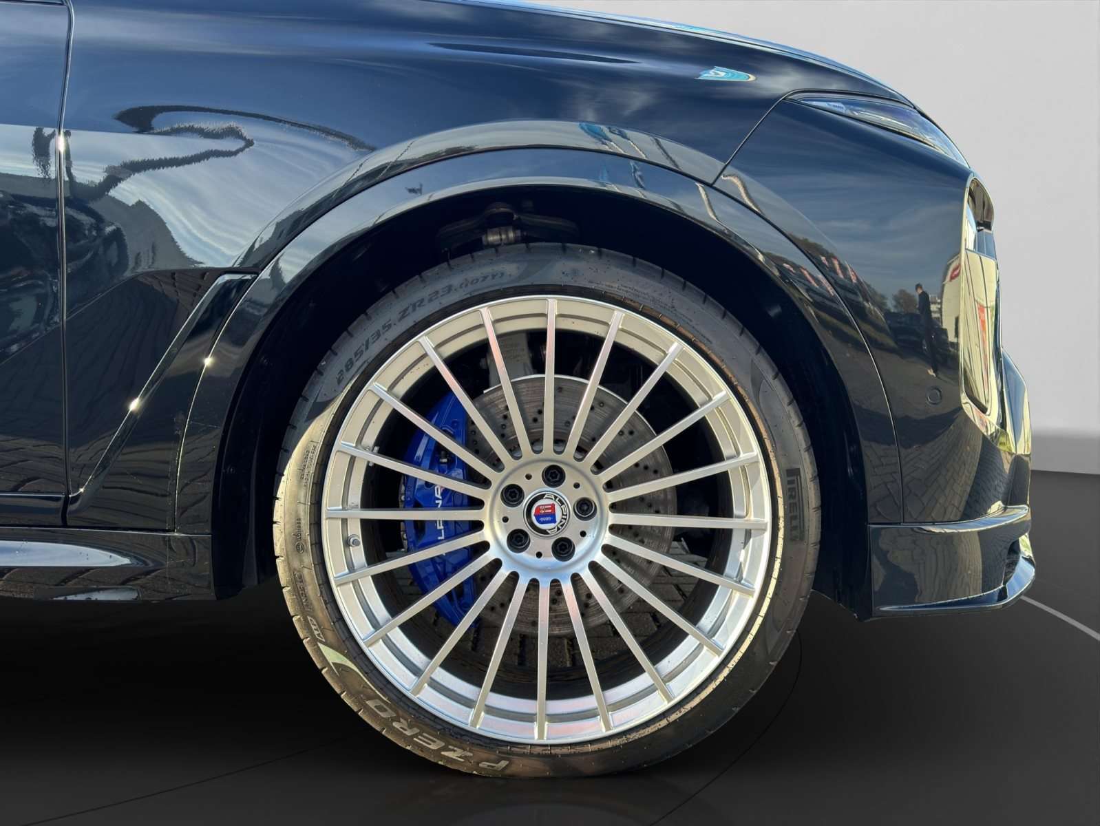 Fahrzeugbild eines Alpina XB7