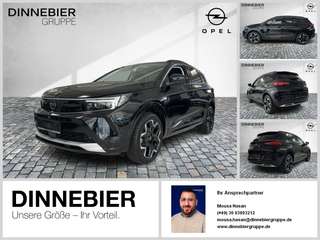 Schräge Frontansicht auf einen Opel Grandland X , freigestellt