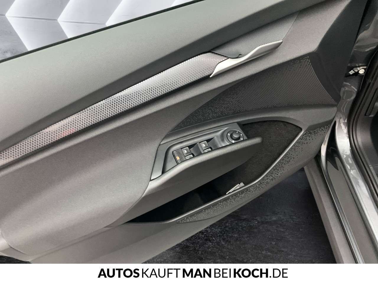 Fahrzeugbild eines Skoda ELROQ