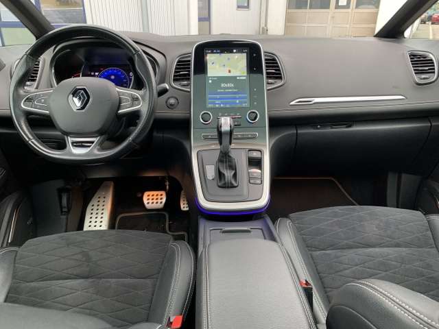 Fahrzeugbild eines Renault Grand Scénic