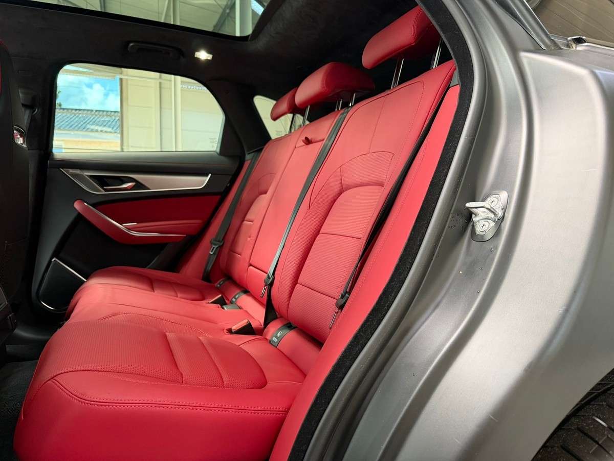 Fahrzeugbild eines Jaguar F-PACE