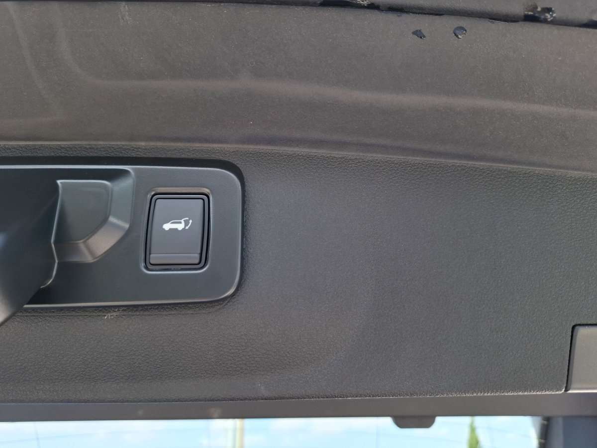 Fahrzeugbild eines Renault Rafale