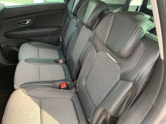 Fahrzeugbild eines Renault Grand Scénic