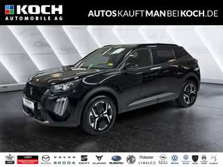 Schräge Frontansicht auf einen Peugeot 2008 , freigestellt