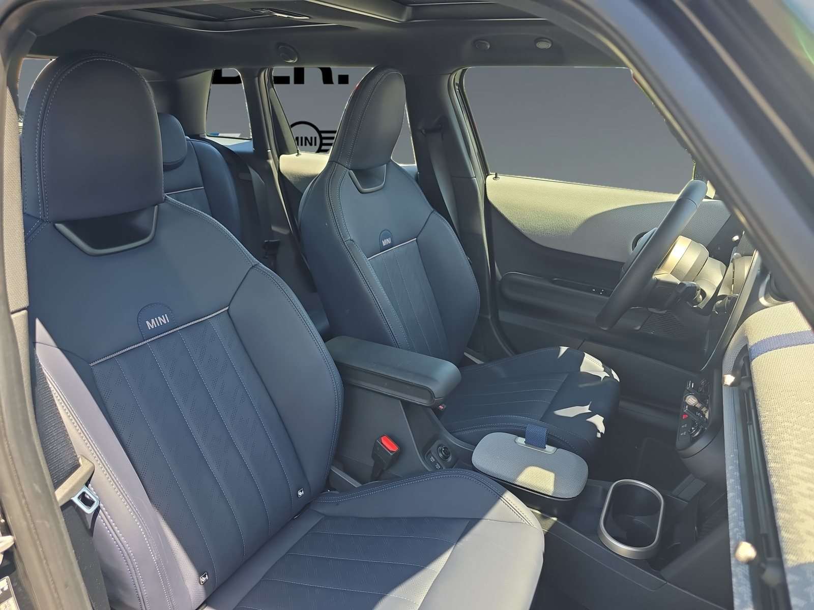 Fahrzeugbild eines MINI COOPER