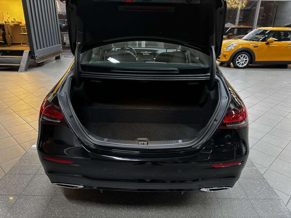 Fahrzeugbild eines Mercedes-Benz E-Klasse