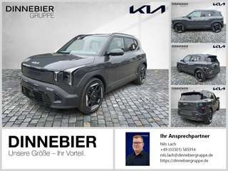 Schräge Frontansicht auf einen Kia EV2 , freigestellt