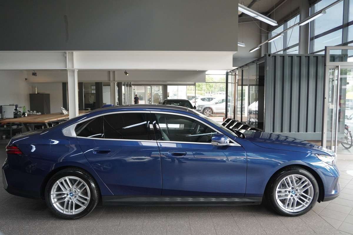 Fahrzeugbild eines BMW i5