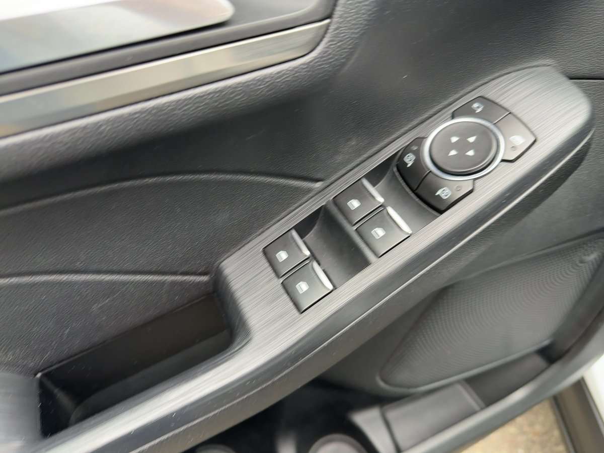 Fahrzeugbild eines Ford Kuga