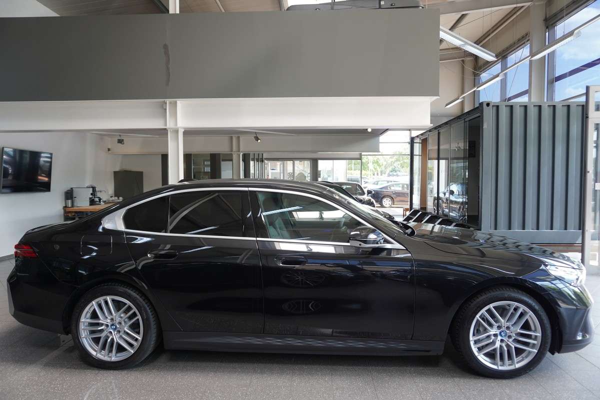 Fahrzeugbild eines BMW i5