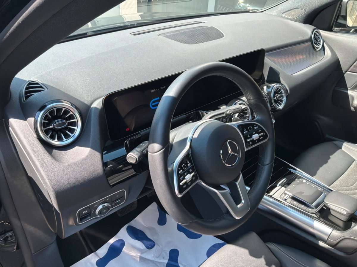 Fahrzeugbild eines Mercedes-Benz EQA