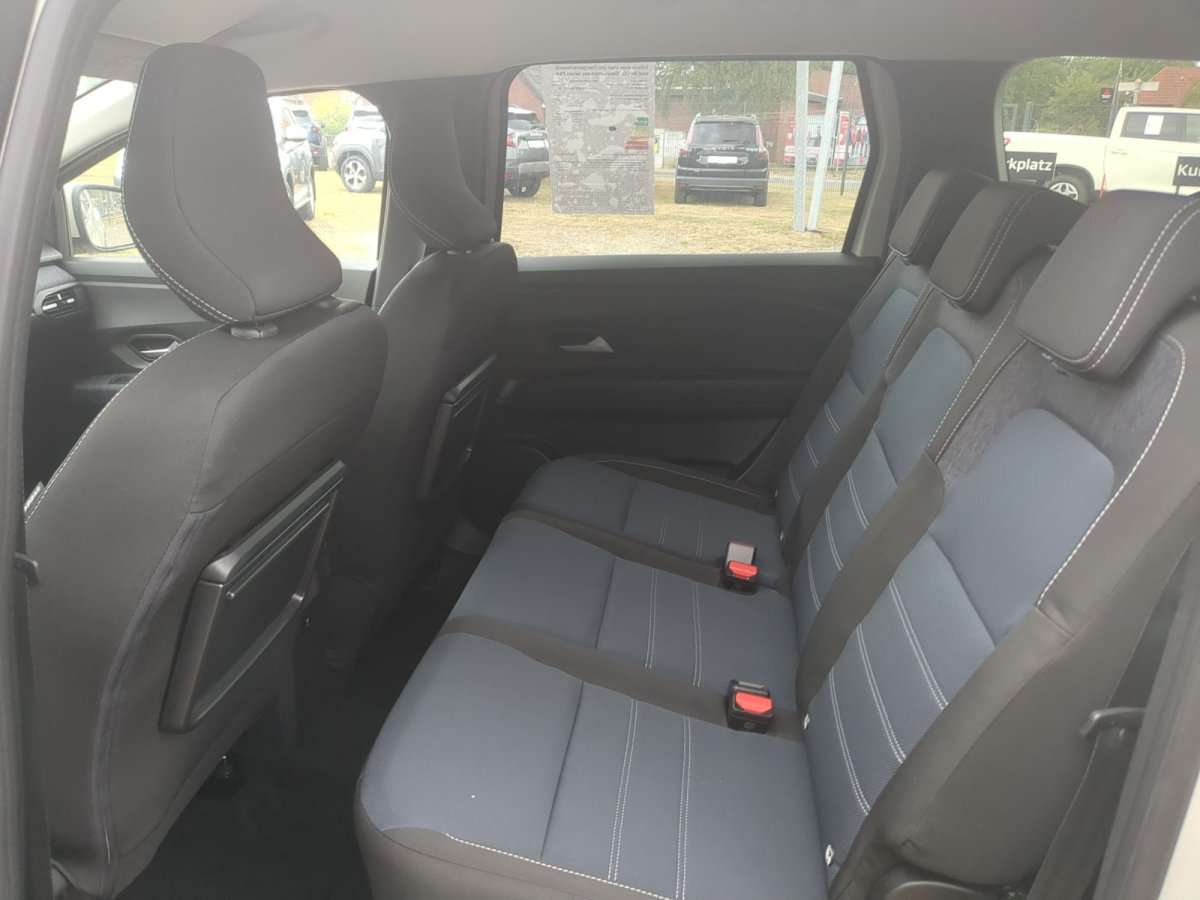 Fahrzeugbild eines Dacia Jogger