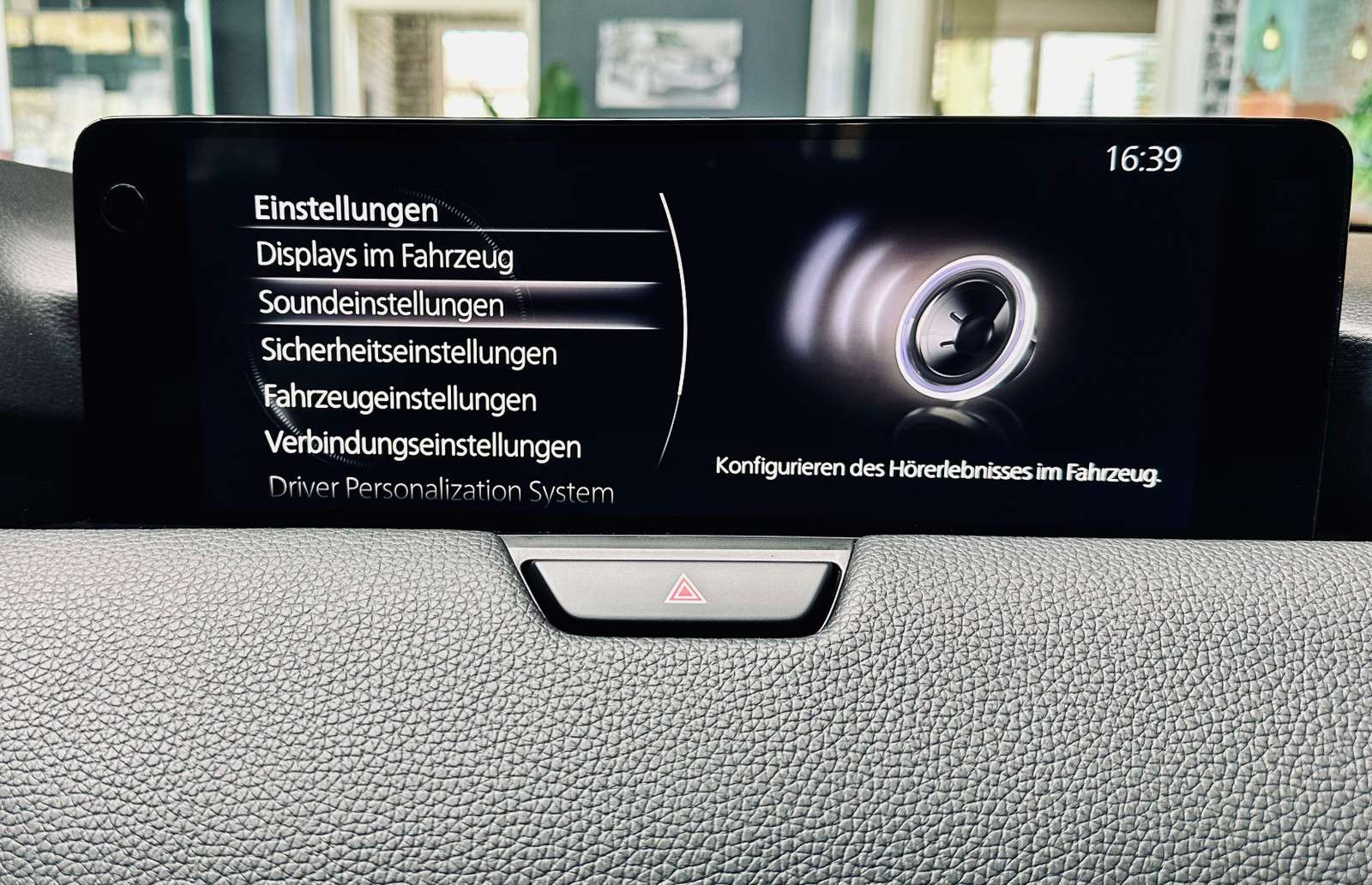 Fahrzeugbild eines Mazda CX-60