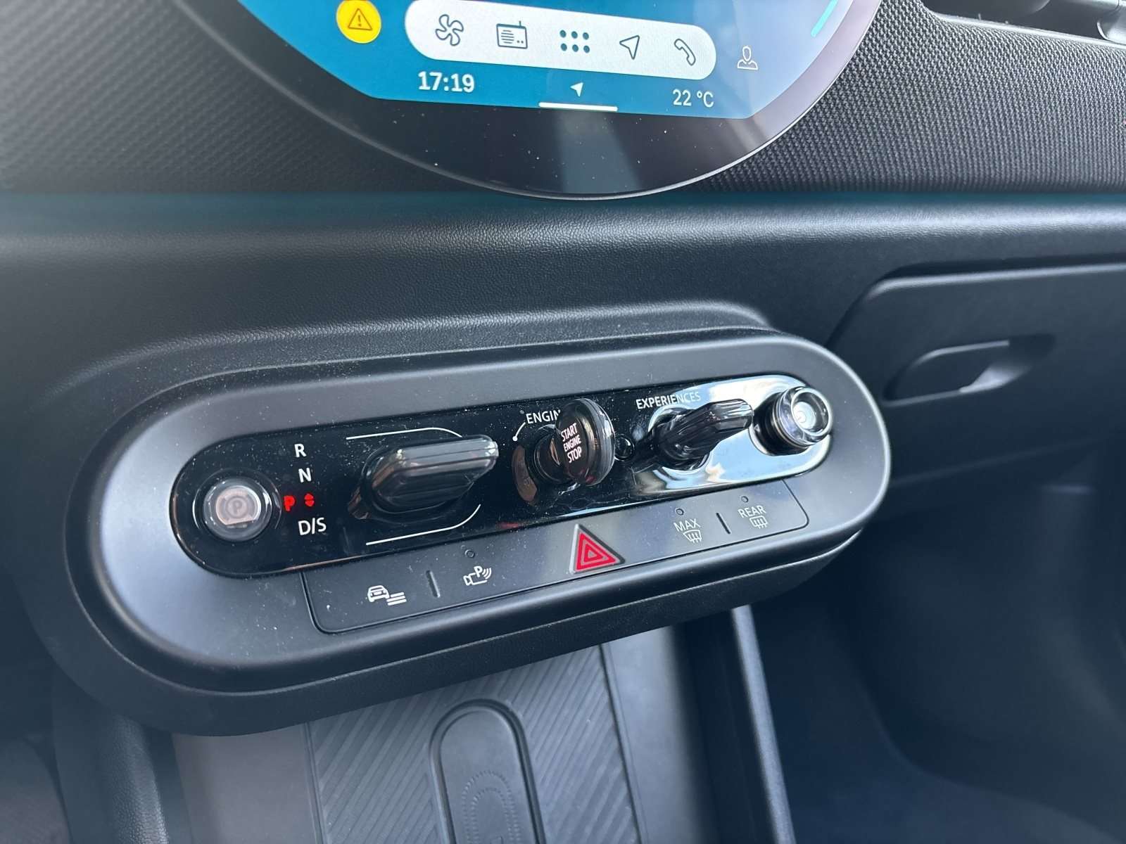 Fahrzeugbild eines MINI COOPER