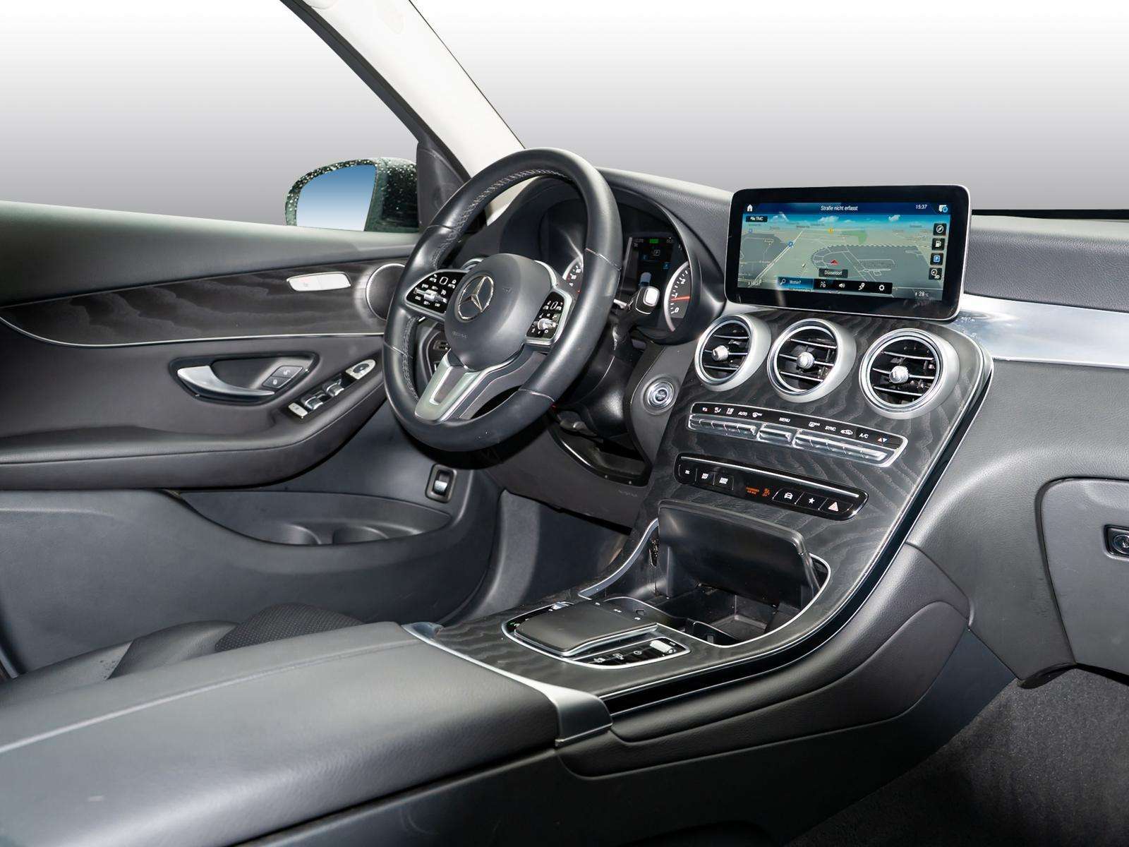 Fahrzeugbild eines Mercedes-Benz GLC