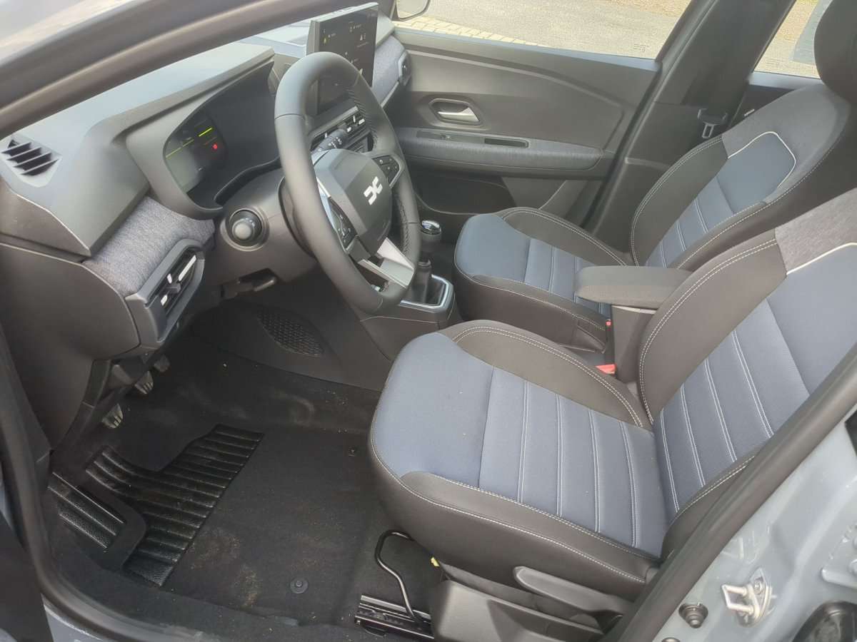 Fahrzeugbild eines Dacia Sandero