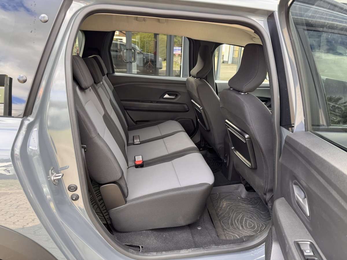 Fahrzeugbild eines Dacia Jogger