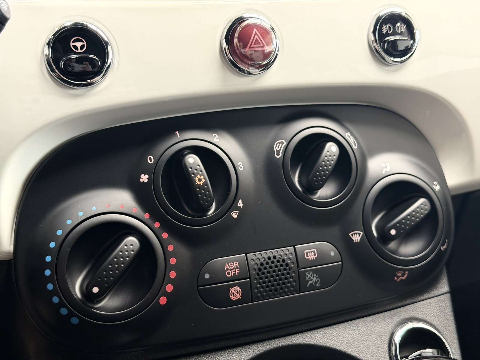 Fahrzeugbild eines Fiat 500