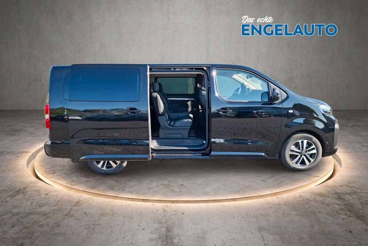 Fahrzeugbild eines Peugeot Traveller