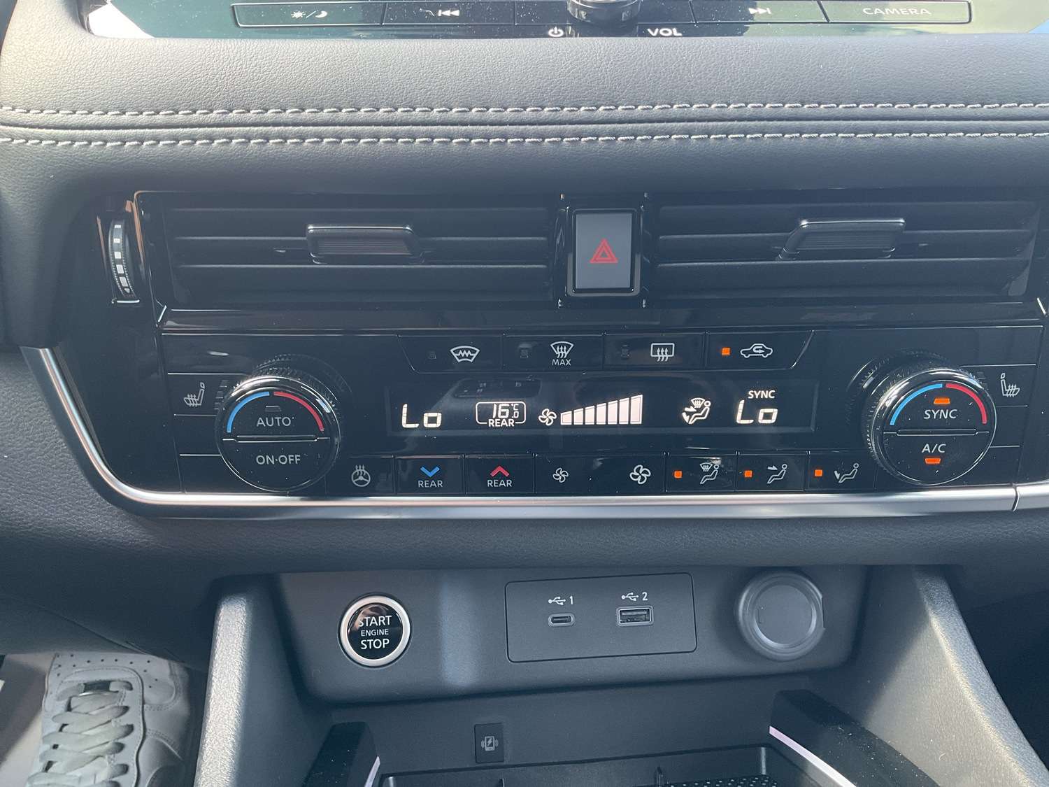 Fahrzeugbild eines Nissan X-TRAIL