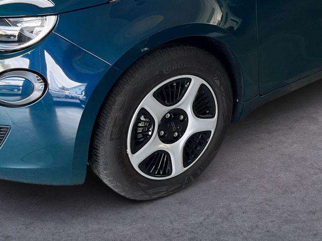 Fahrzeugbild eines Fiat 500