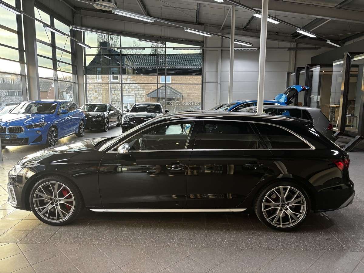 Fahrzeugbild eines Audi S4