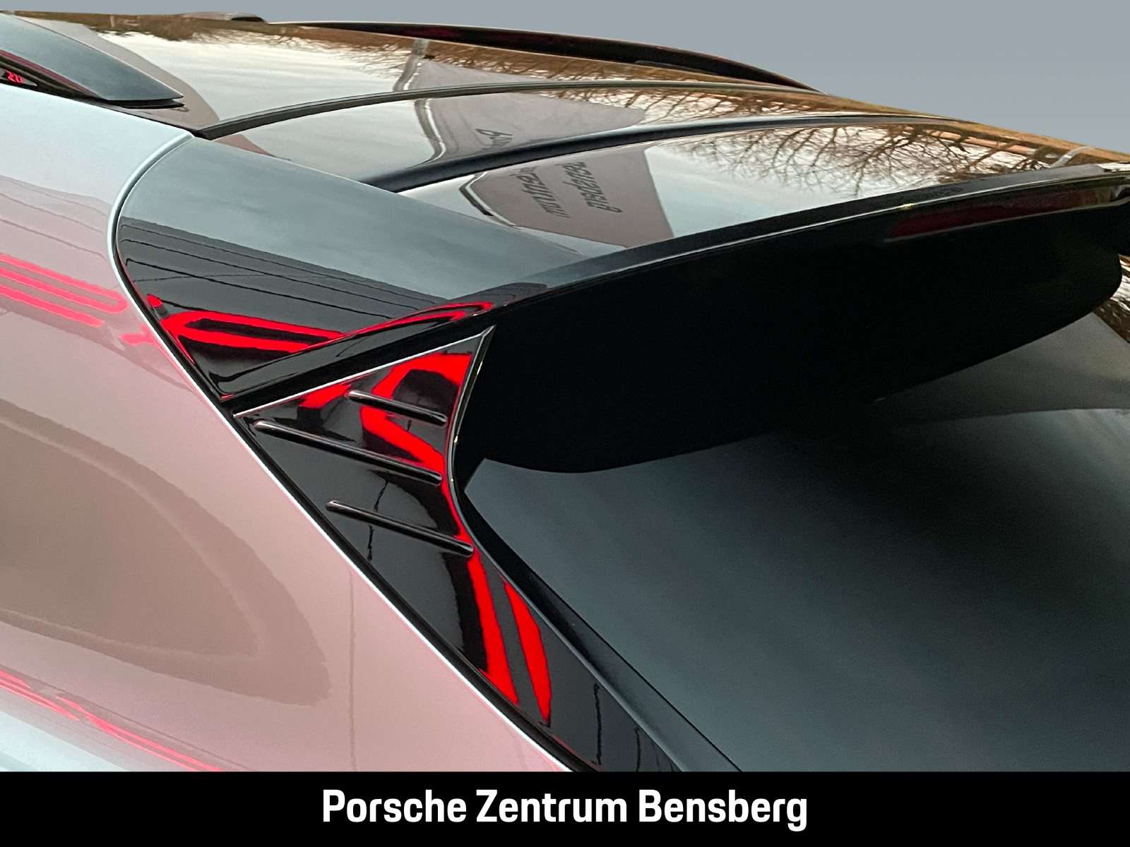 Fahrzeugbild eines Porsche Taycan