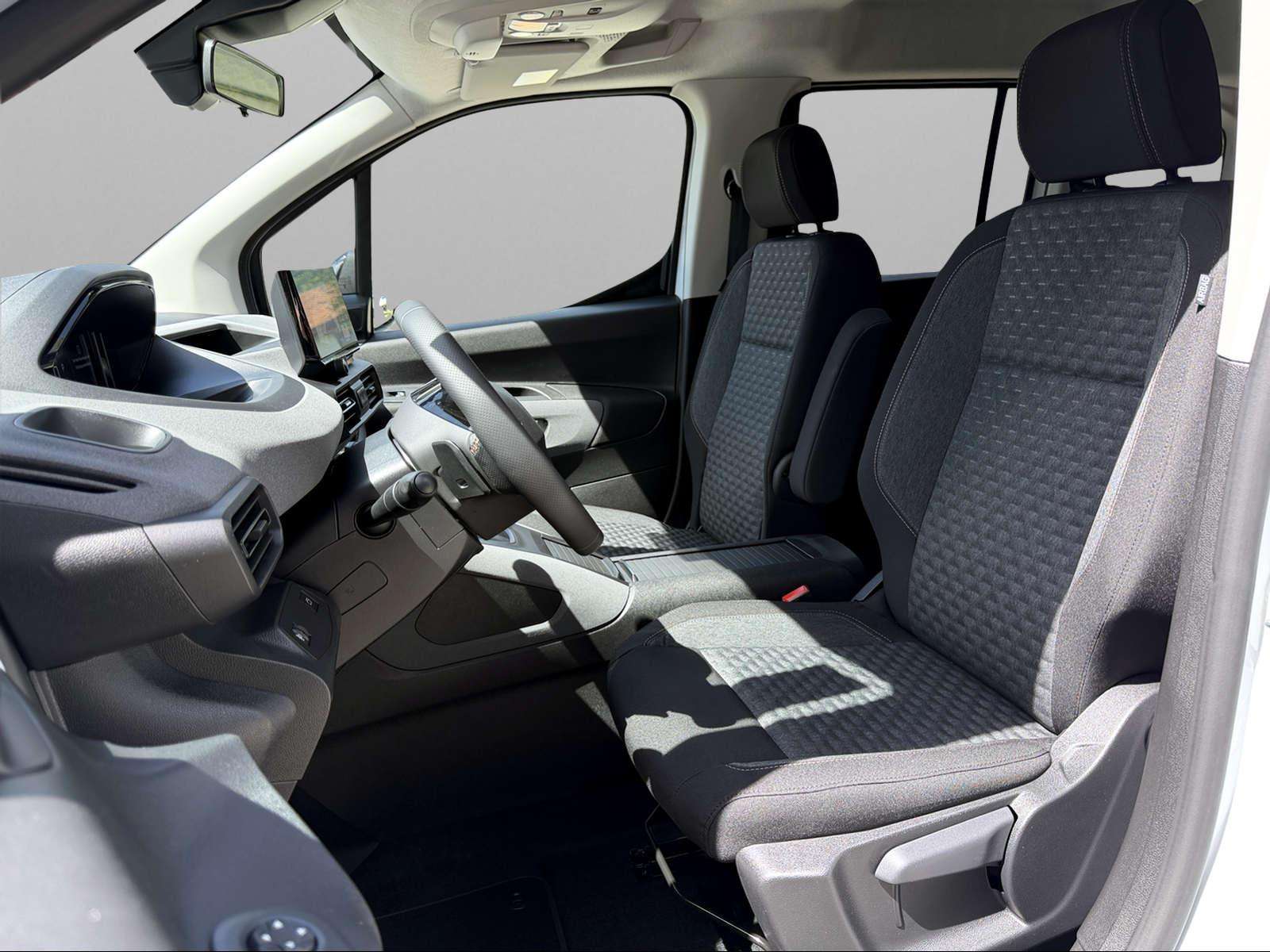 Fahrzeugbild eines Peugeot Rifter