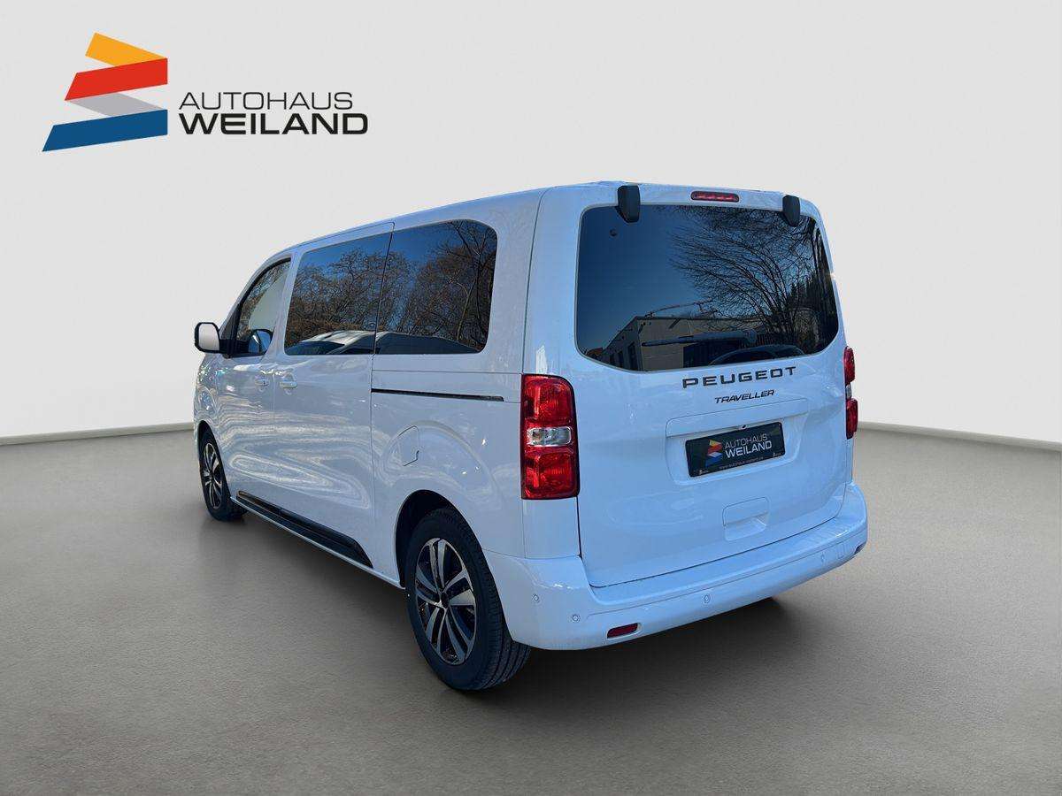 Fahrzeugbild eines Peugeot Traveller