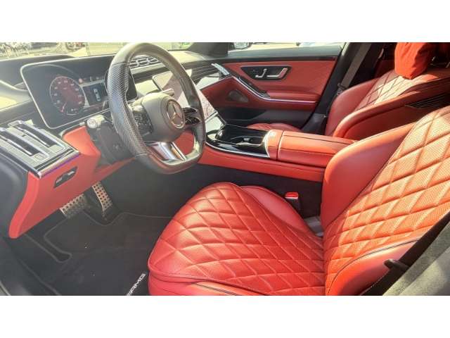 Fahrzeugbild eines Mercedes-Benz S-Klasse