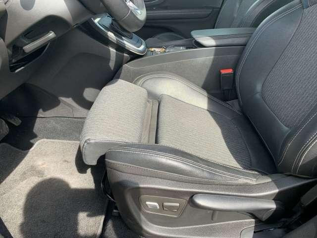 Fahrzeugbild eines Renault Grand Scénic