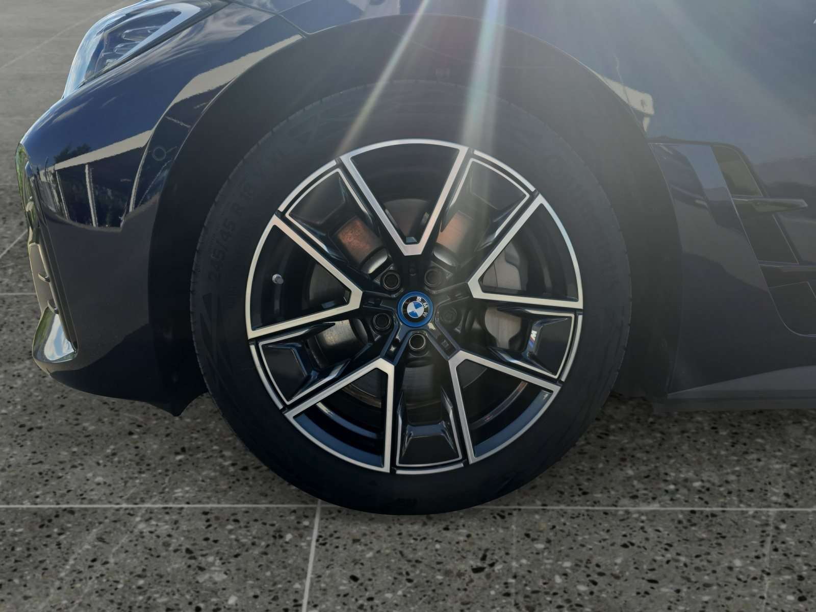 Fahrzeugbild eines BMW i4