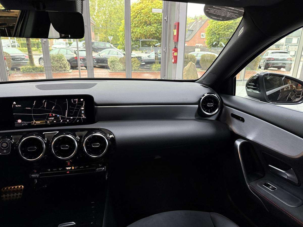 Fahrzeugbild eines Mercedes-Benz A-Klasse