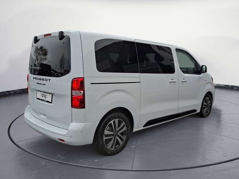 Fahrzeugbild eines Peugeot Traveller