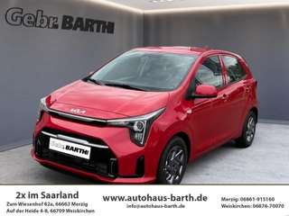 Schräge Frontansicht auf einen Kia Picanto , freigestellt