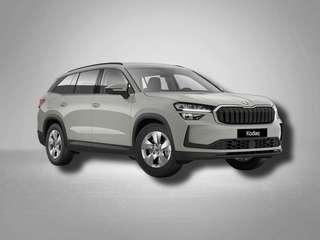 Schräge Frontansicht auf einen Skoda Kodiaq , freigestellt