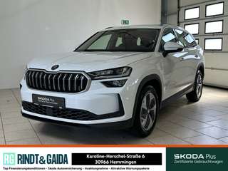 Schräge Frontansicht auf einen Skoda Kodiaq , freigestellt