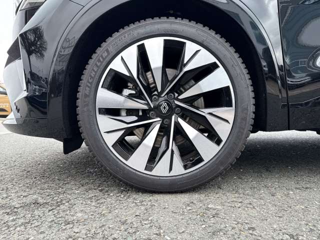 Fahrzeugbild eines Renault Rafale