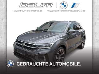Schräge Frontansicht auf einen Volkswagen T-Roc , freigestellt
