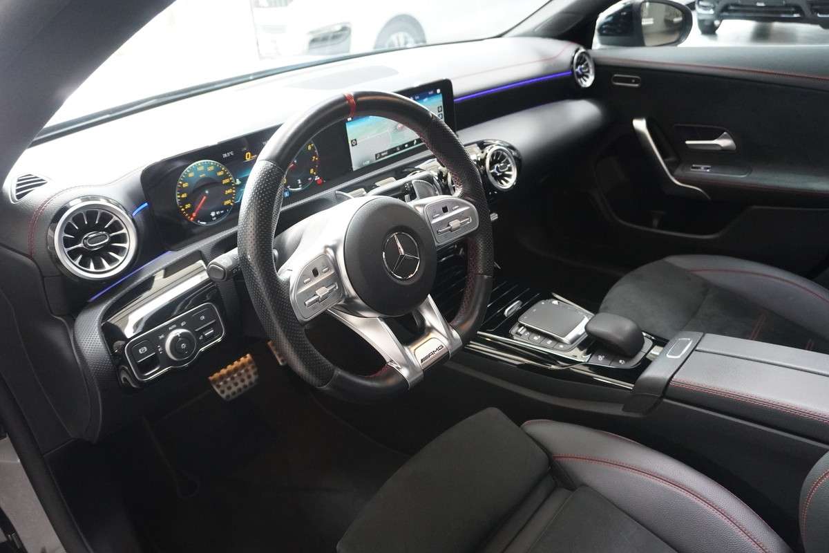 Fahrzeugbild eines Mercedes-Benz CLA