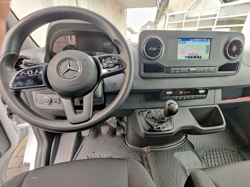 Fahrzeugbild eines Mercedes-Benz Sprinter