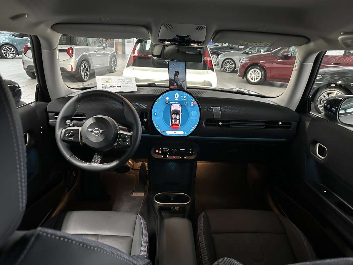 Fahrzeugbild eines MINI COOPER
