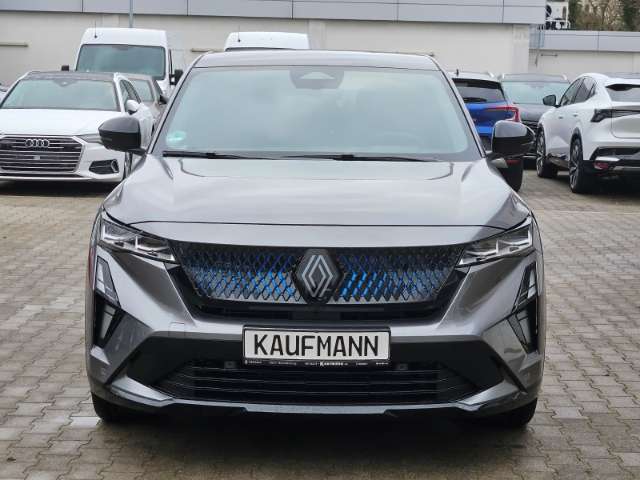 Fahrzeugbild eines Renault Rafale