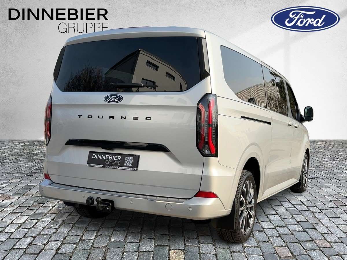 Fahrzeugbild eines Ford Tourneo Custom