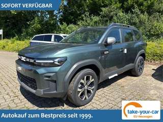 Schräge Frontansicht auf einen Dacia Bigster , freigestellt