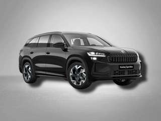 Schräge Frontansicht auf einen Skoda Kodiaq , freigestellt