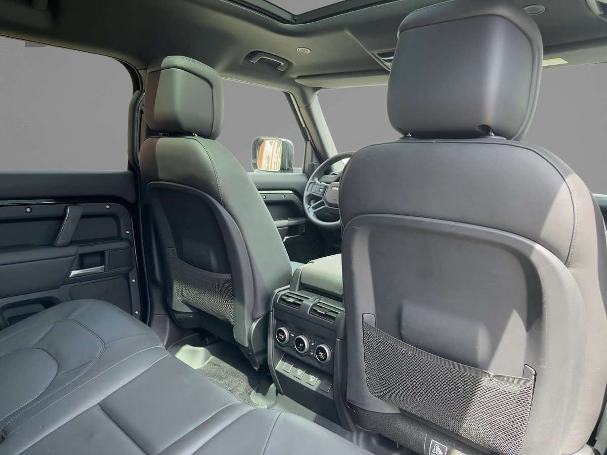 Fahrzeugbild eines Land Rover Defender