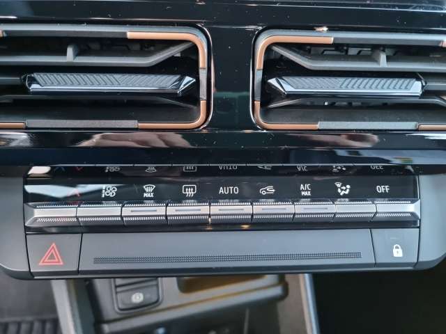 Fahrzeugbild eines Renault 4 E-TECH