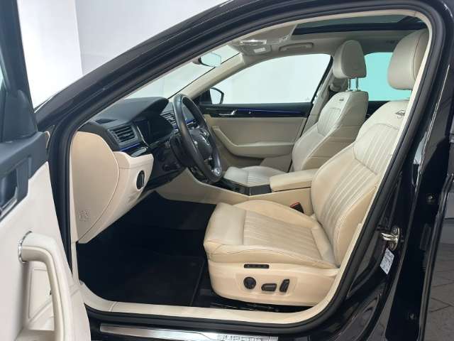 Fahrzeugbild eines Skoda Superb