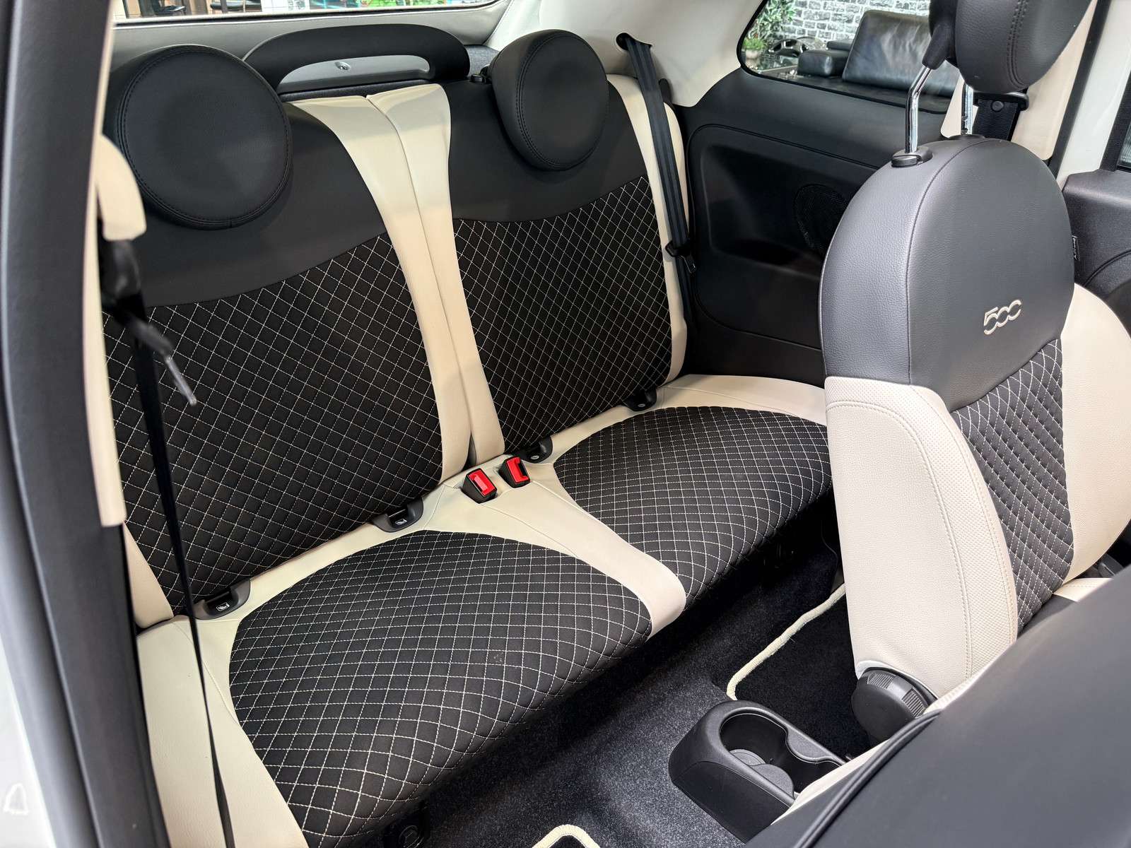 Fahrzeugbild eines Fiat 500